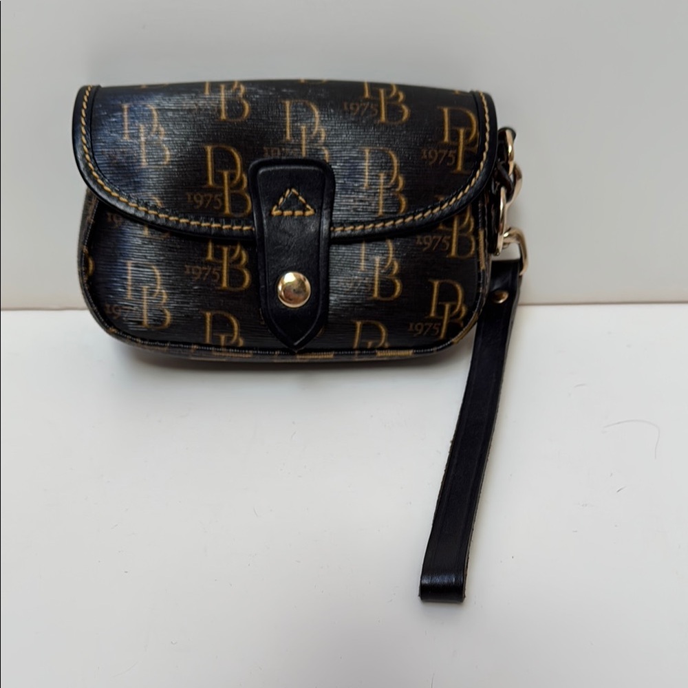 Dooney & Bourke Wristlet